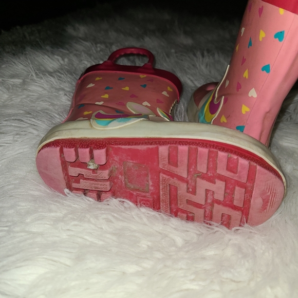 Size 8 girls unicorn rainboots - Picture 4 of 4